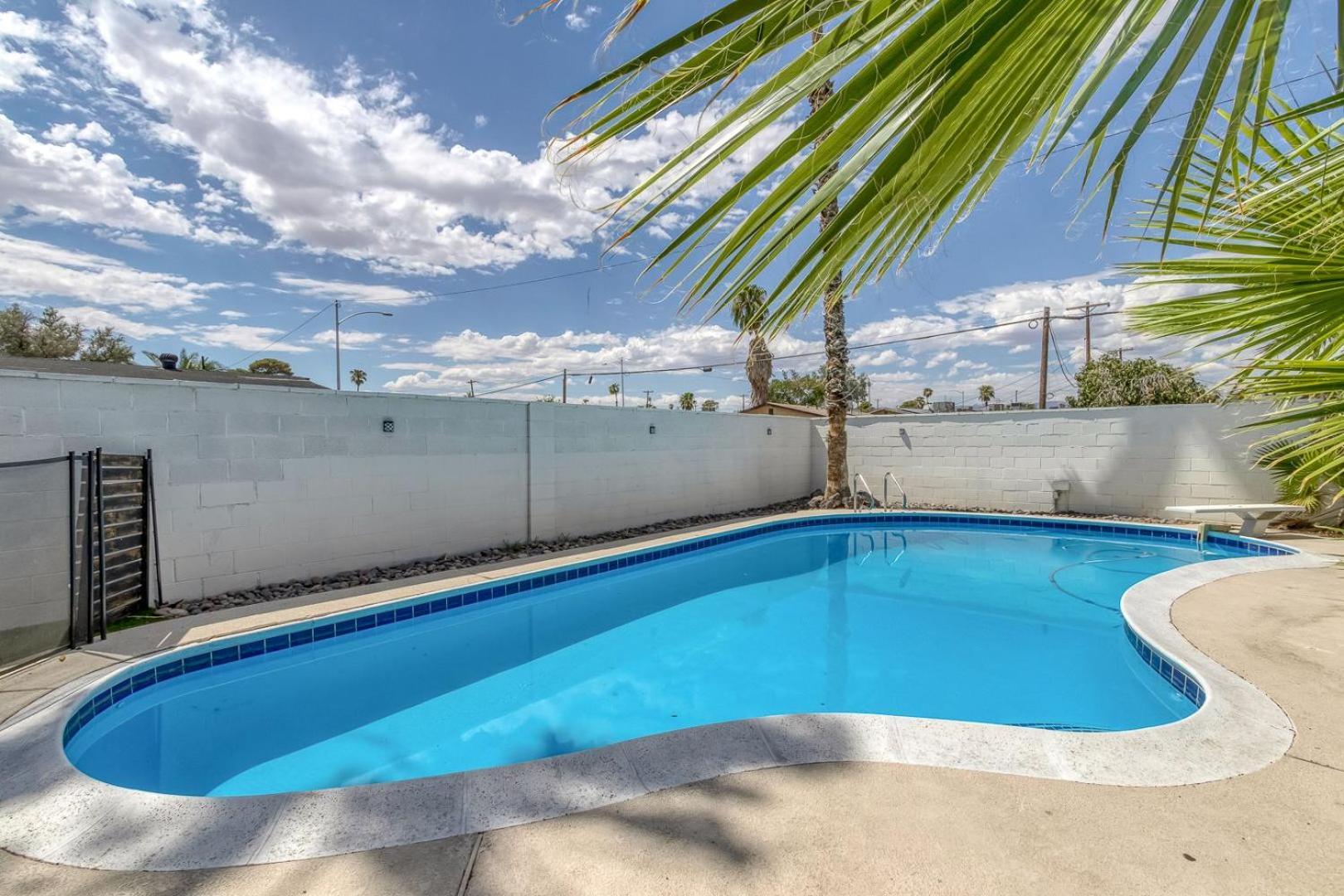 Getaway W Pool In Vegas 10 Mins To Strip Сasa de vacaciones