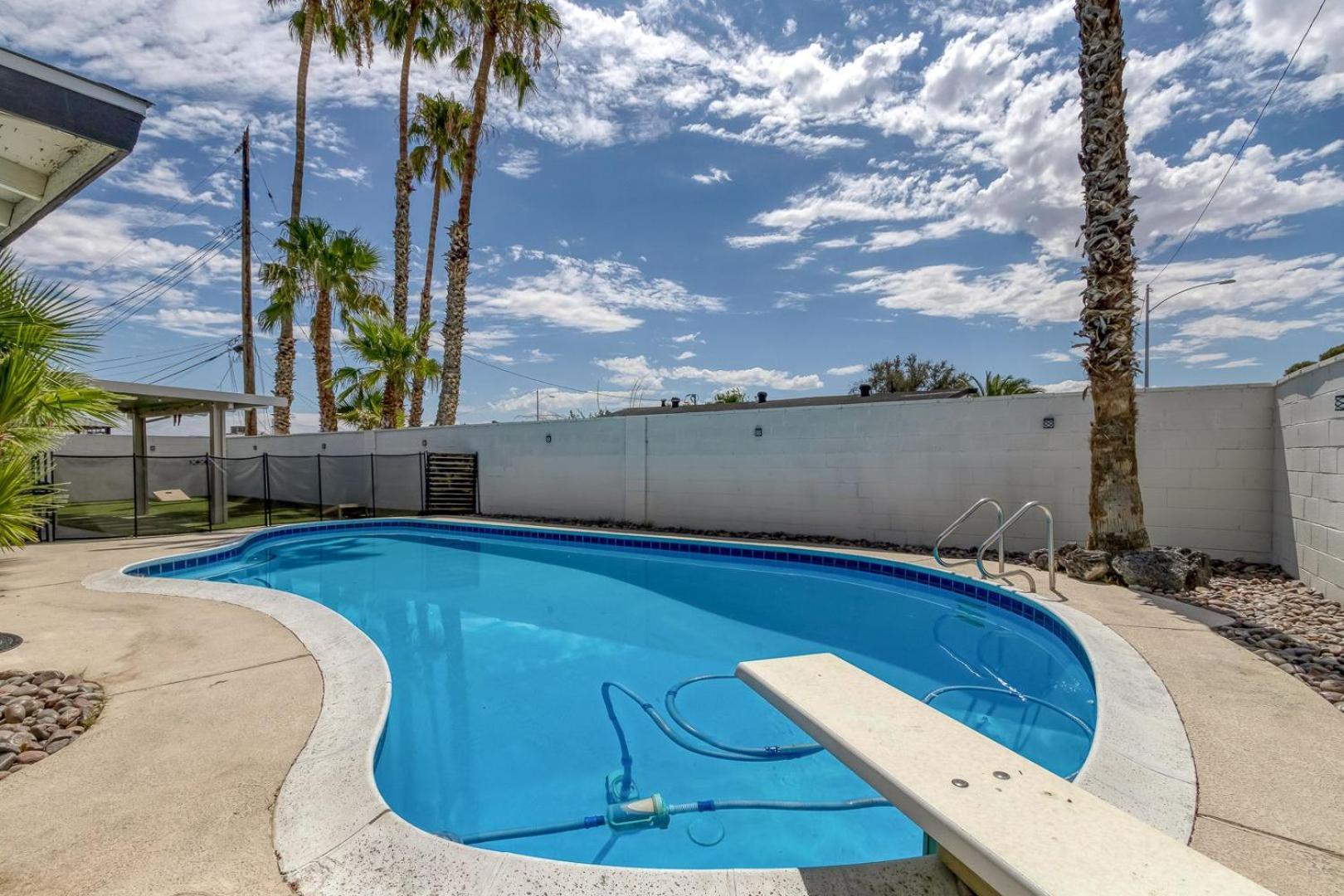 Getaway W Pool In Vegas 10 Mins To Strip Сasa de vacaciones *